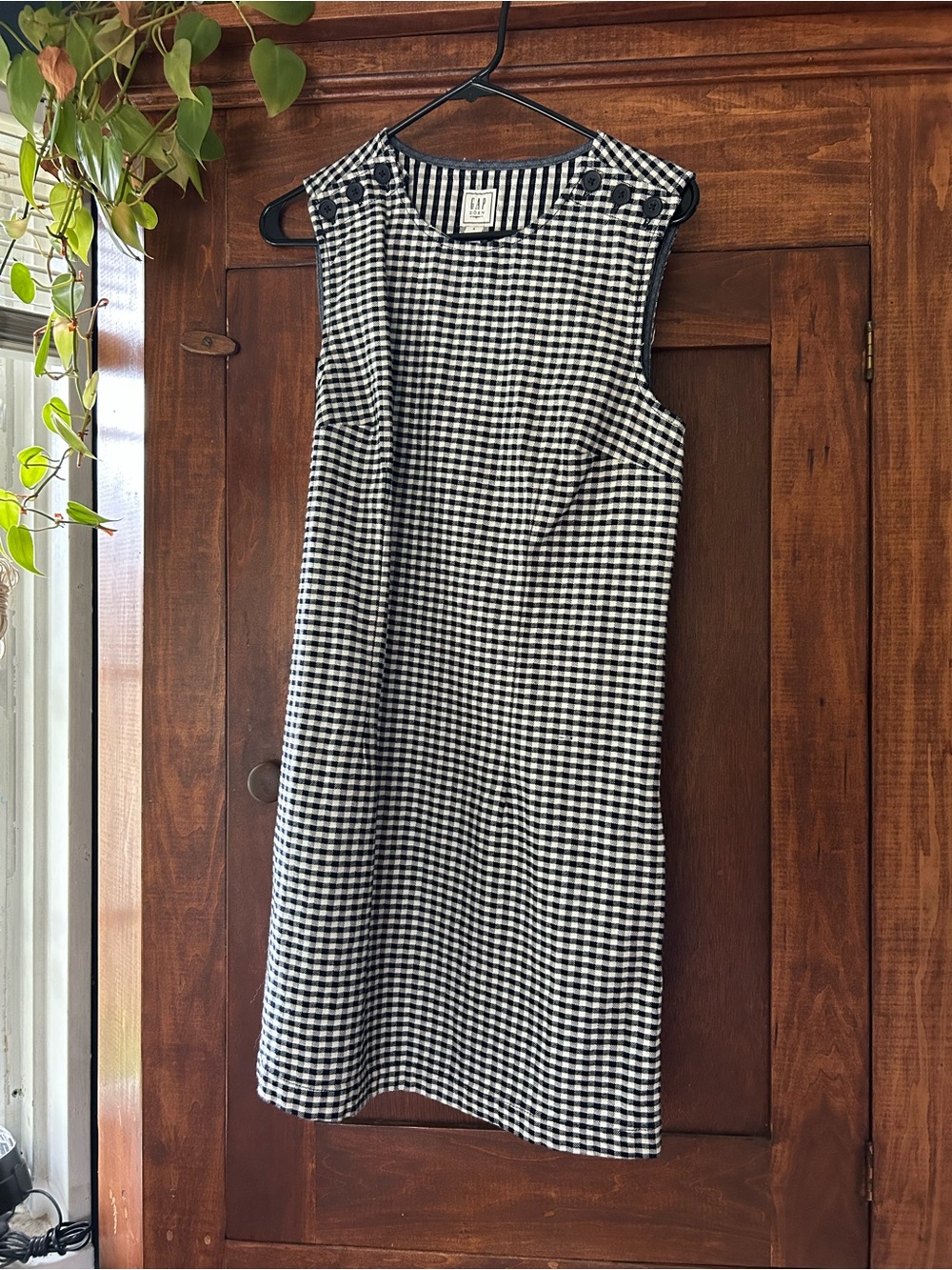 Doen Black and White Gingham Sleeveless Shift Dress